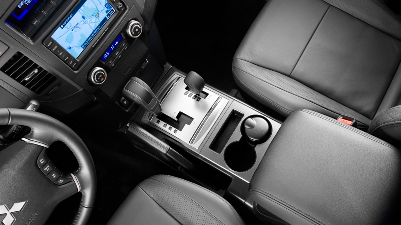 Фото Мощное сиденье для водителя mitsubishi Pajero